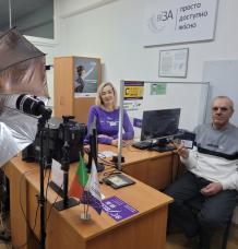 Бажаю оформити ID-картку. Чи можливо оформити паспорт громадянина України у формі ID-картки та залишити паспорт-книжечку? Роз’яснює Центр «Віза»(«Центр Дії»).
