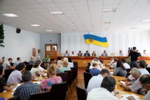 З міськбюджету виділено додаткові кошти на забезпечення криворіжців теплом і водою, збереження ціни на проїзд на 228 маршруті й соцпідтримку в зв`язку з ростом тарифів