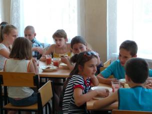 Краматорська міська рада у зверненні до Ю.Вілкула: «Низький уклін Вам та щира вдячність за Вашу безкорисливу, людську участь у підтримці маленьких мешканців Донбасу, за гостинність та турботу, чуйність і увагу, яку діти отримали на Криворізькій землі»
