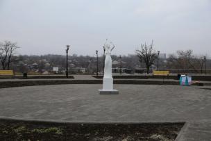 В Інгулецькому районі відкрили новий сквер з оглядовим майданчиком