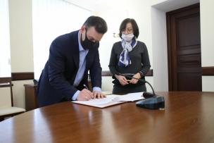Комплексний підхід до співпраці міста та організацій співвласників будинків: Мер Кривого Рогу Костянтин Павлов та громадська спілка ОСББ підписали меморандум про спільну роботу