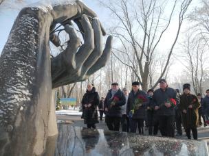 Ю. Вілкул: З повагою ставимося до наших чорнобильців і завжди підтримуємо їх - незважаючи на війну, ми зберегли у місті всі соціальні програми, у 2023 році ліквідатори також отримуватимуть всі виплати матеріальних допомог від міста