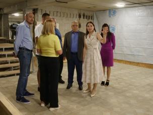 Ю. Вілкул: Максимально готуємо укриття шкіл, гімназій та ліцеїв - найближчим часом понад 100 навчальних закладів будуть готові до роботи офлайн. Але, у питанні вибору формату проведення освітнього процесу, передусім, буде врахована думка батьків