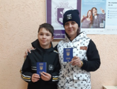 Хто може отримати готовий закордонний паспорт особи  до 16 років у Центрі «Віза» («Центр Дії»)