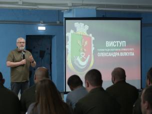 Голова Ради оборони міста Олександр Вілкул подякував військовослужбовцям за мужність та героїзм: Ми з вами зробили все, щоб Кривий Ріг мав сильну оборону й залишався вільним українським містом
