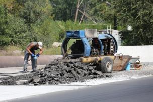 У Кривому Розі мости ремонтують так, щоб було зручно і водіям, і пішоходам