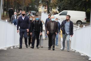 Для зручності мешканців у Кривому Розі збудований новий пішохідний красень-міст через річку Саксагань