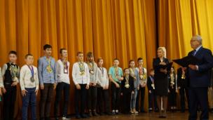 Міський голова Юрій Вілкул нагородив юних криворіжців, які досягли високих результатів в навчанні, культурі, науці та спорті