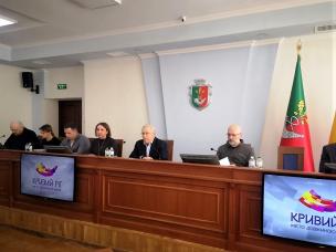 Ю. Вілкул: У воєнний час місто підтримує найменш захищених мешканців. У рамках Програми соцзахисту в березні ще більше 2,5 тисяч криворіжців отримають допомогу з міського бюджету