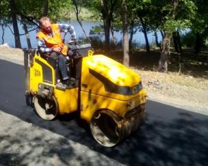 Для зручності жителів у Саксаганському районі роблять тротуар, який з`єднає два великих мікрорайону – Сонячний і Ювілейний