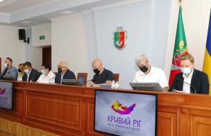 Юрій Вілкул: У Кривому Розі продовжуються всі муніципальні соціальні виплати. У серпні допомогу від міста отримають ще понад 17 тисяч жителів