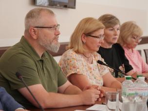 О.Вілкул: Для підтримки освітян додатково виділяється майже 40 млн грн. З 1 вересня 2023 року для педагогічних працівників будуть збільшені виплати за престижність праці в 2 разі (до 10%), премія до Дня вчителя - також в 2 рази (до 20%)