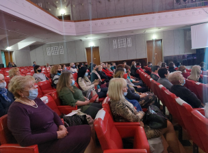 Криворізькі бібліотекарі до професійного свята отримали премію з міського бюджету