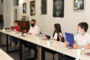 Запитання до мера. Напередодні дня журналіста Костянтин Павлов зустрівся із юними журналістами