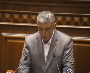 Після загибелі мера Костянтина Павлова з фракції «Слуга народу» у міській раді вийшов екс-секретар міськради О. Котляр і здав депутатський мандат.
