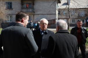 Несмотря на правительственный закон, который отменил поддержку ОСМД, в Кривом Роге городская власть будет выделять деньги на ремонт домов, - мэр Ю.Вилкул