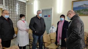 К.Павлов: Продовжуємо на випередження забезпечувати медзаклади міста, що в умовах пандемії ведуть боротьбу за життя криворіжців