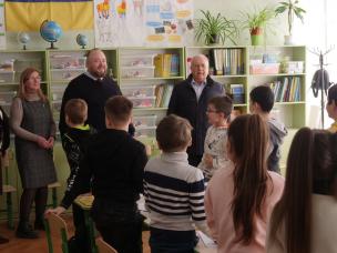 Ю.Вілкул: Учні Кривого Рогу доводять, що навіть в умовах воєнного часу, заняття онлайн не є перешкодою для розвитку та нових досягнень. З початку 2023 року понад 2 тис. учнів і 16 педагогів стали призерами та переможцями Всеукраїнських та обласних олімпіад