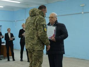 Ю. Вілкул привітав військовослужбовців з Днем Збройних сил України: Ми вдячні вам за надійну оборону Кривого Рогу та усієї країни! А місто допомагає воїнам-землякам як на передовій, так і вдома, підтримуючи їх родини. Це – наш святий обов’язок!