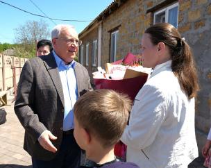 Ю.Вілкул: Навіть під час війни ми продовжуємо виплачувати з міського бюджету усі соціальні виплати на дітей
