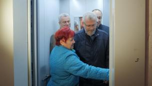 О.Вілкул: У сьогоднішніх умовах людям не під силу дорогі капремонти в своїх багатоповерхівках, тому проводимо капремонти ліфтів у житловому фонді - з початку року вже замінено 70 ліфтів, у роботі ще 34